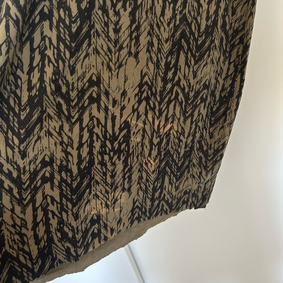 Green Thin Long Sleeve Dress - Picture 3 of 8